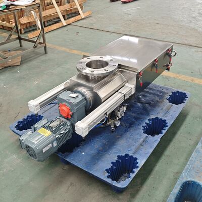 Comprar Separador electromagnético equipado con rodillo de imán permanente giratorio y rascador síncrono para la separación magnética de impurezas online manufacture